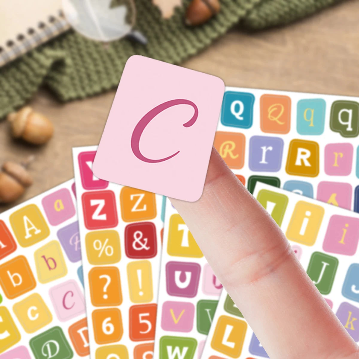 sticker autocollant multicolore lettre chiffre moderne enfantin 192 pièces opaques carreaux journalisation scrapbooking