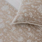 couvre lit jacquard motif floral beige classique décoration maison ornements textiles fixations