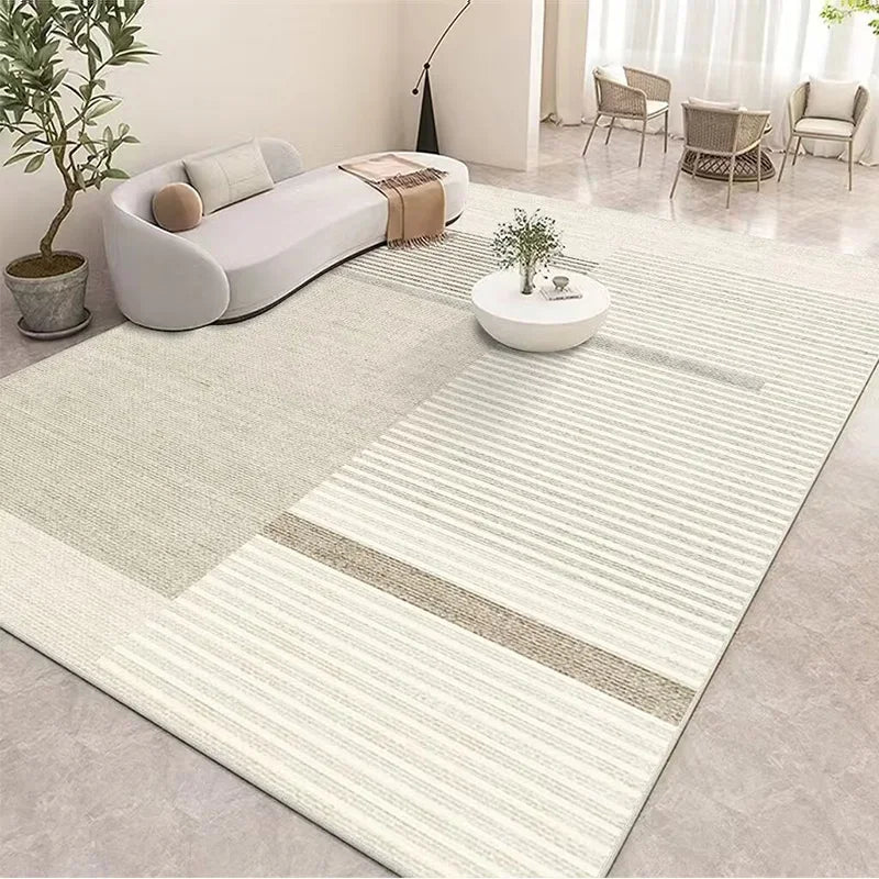 Tapis jaune rayé sous une table basse contemporaine