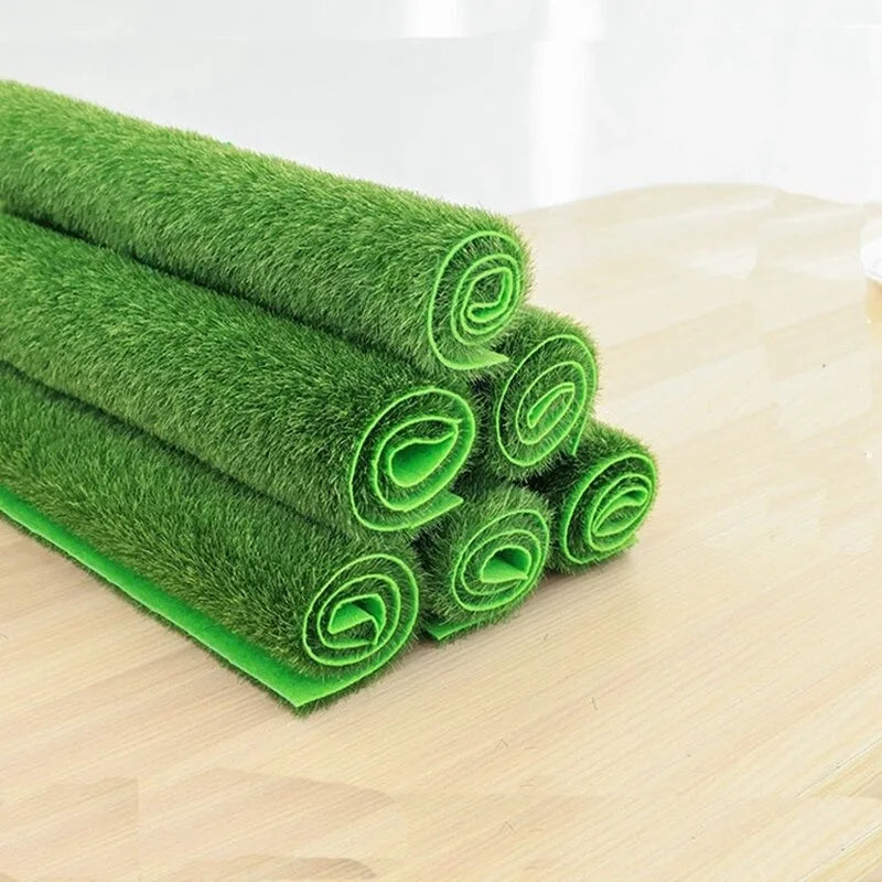 tapis décoration extérieure herbe artificielle vert imitation gazon texturé opalescent animaux miniatures jardin