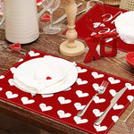 serviettes table rouge coeurs blancs moderne romantique st valentin décoration table mariage