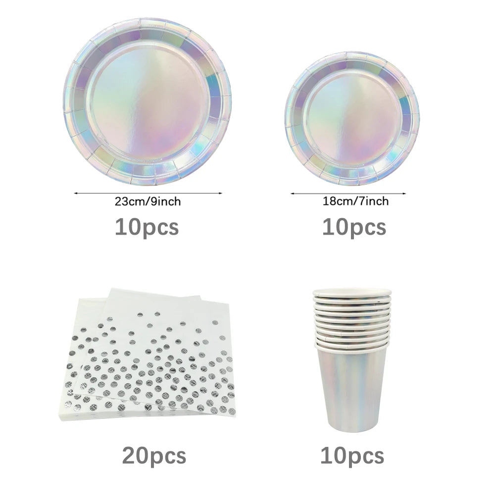 assiettes holographiques argentées gobelets pailles serviettes guirlande festif moderne événement anniversaire mariage