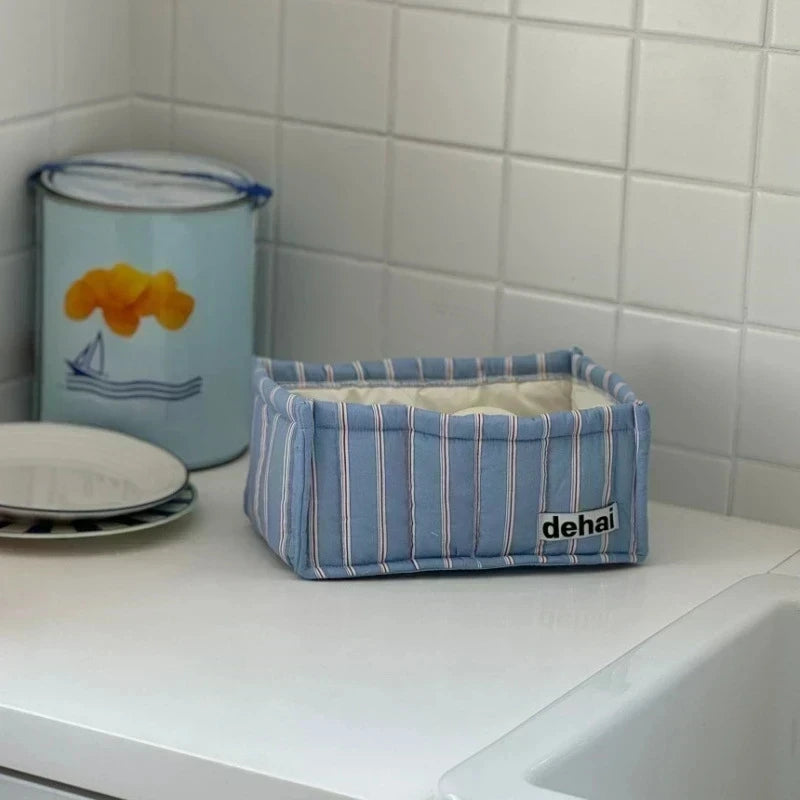 boîte rangement mouchoirs bleu clair rayures horizontales réutilisable respectueuse environnement moderne pratique