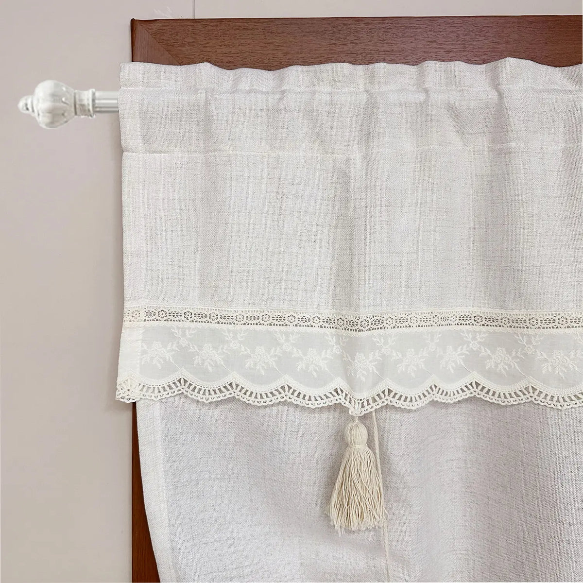rideau blanc cassé semi transparent rustique dentelle franges tringle rideau chambre salon