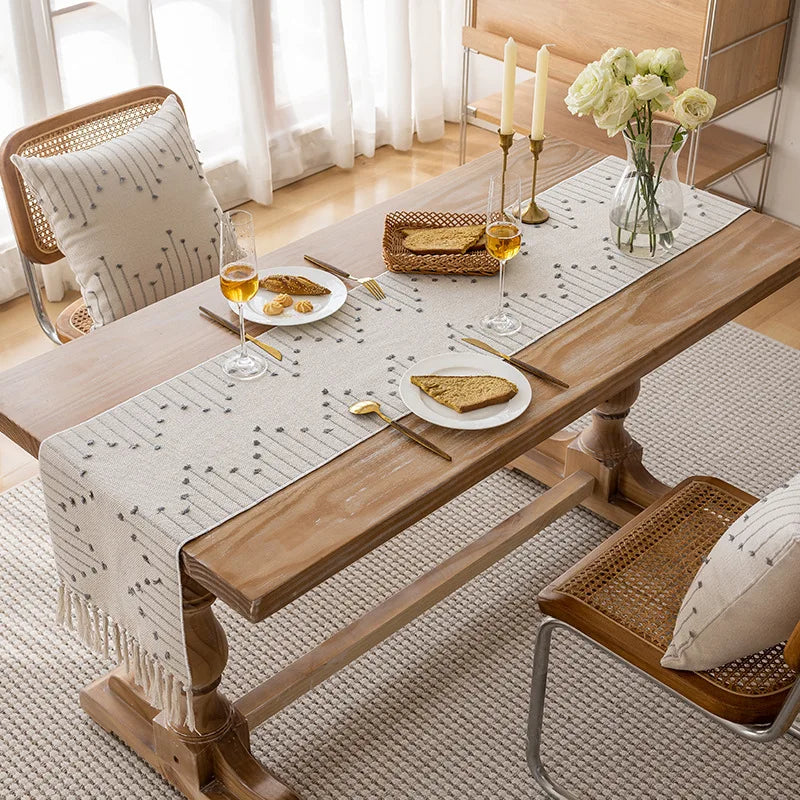 table table lin motif floral beige clair gris moderne rustique pompons brodé