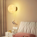 lampe murale astronaute moderne texture lune blanc doré décoration chambre enfant luminaire