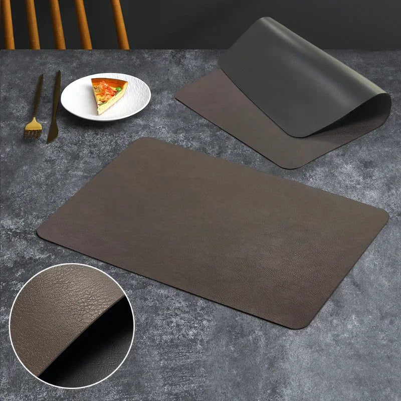 tapis table moderne simili cuir marron bleu marine gris vert assiettes fourchettes couteaux verre