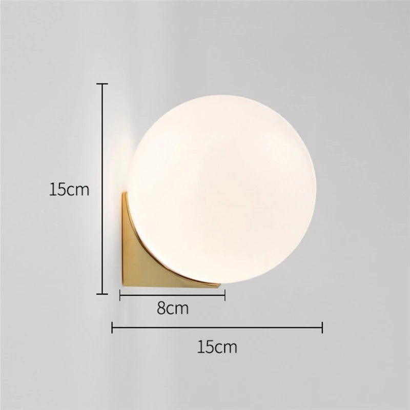 lampe murale moderne minimaliste sphérique verre blanc doré opacité fixée mur