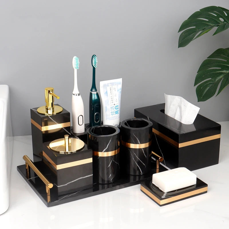 ensemble salle bain marbre noir moderne élégant distributeur savon brosse dents gobelet papier toilette