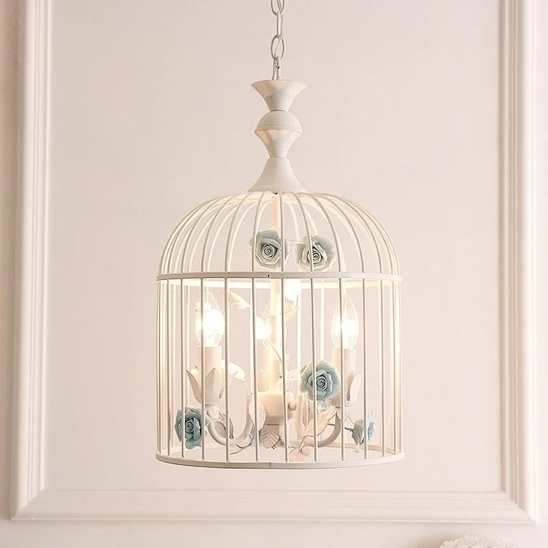 cage oiseaux suspendue vintage fleurs céramique rose clair blanc romantique