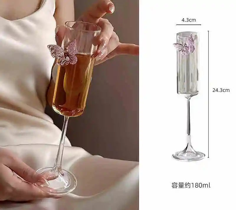 verres vin transparents rose papillons relief moderne élégants adhésifs festifs maison table