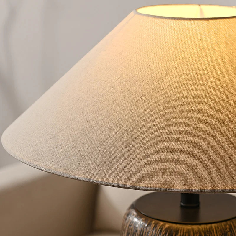 lampe table bois marron abat jour beige led éclairage intérieur haute qualité française