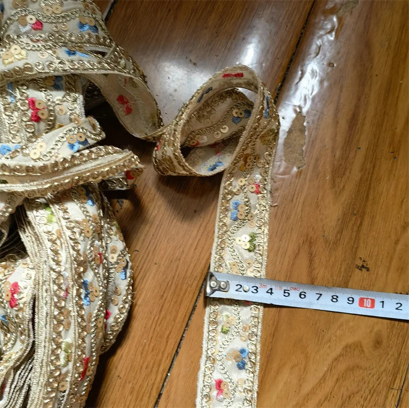 ruban dentelle brodé adhésif motif floral noir or couture mariage décoration couture