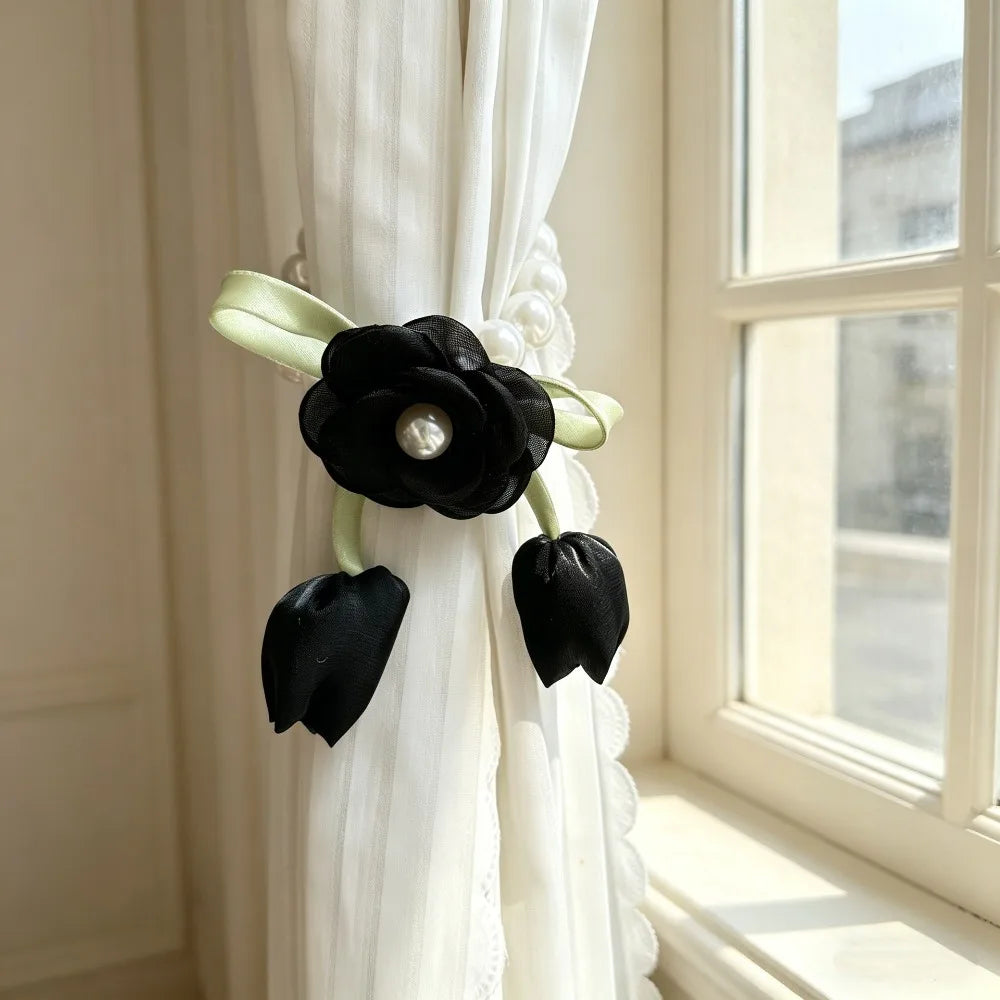 accessoires fenetre fleurs tulipes roses violet blanc bleu rose clips decoratif romantique