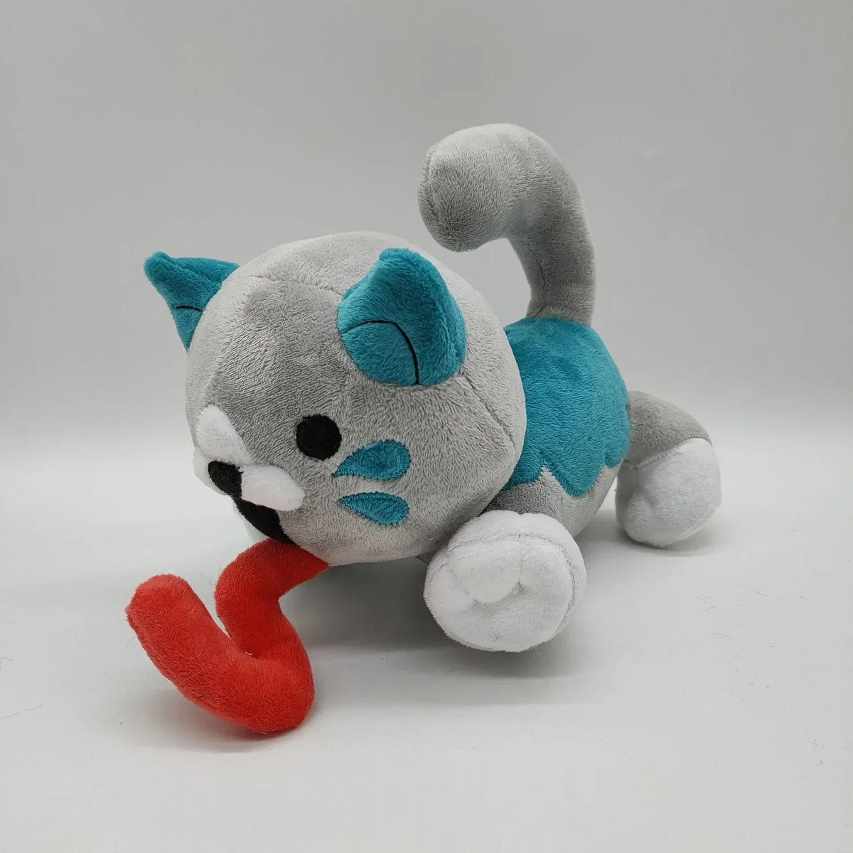 peluche douce motif brodé gris bleu rouge noir enfant anniversaire noel cartoon