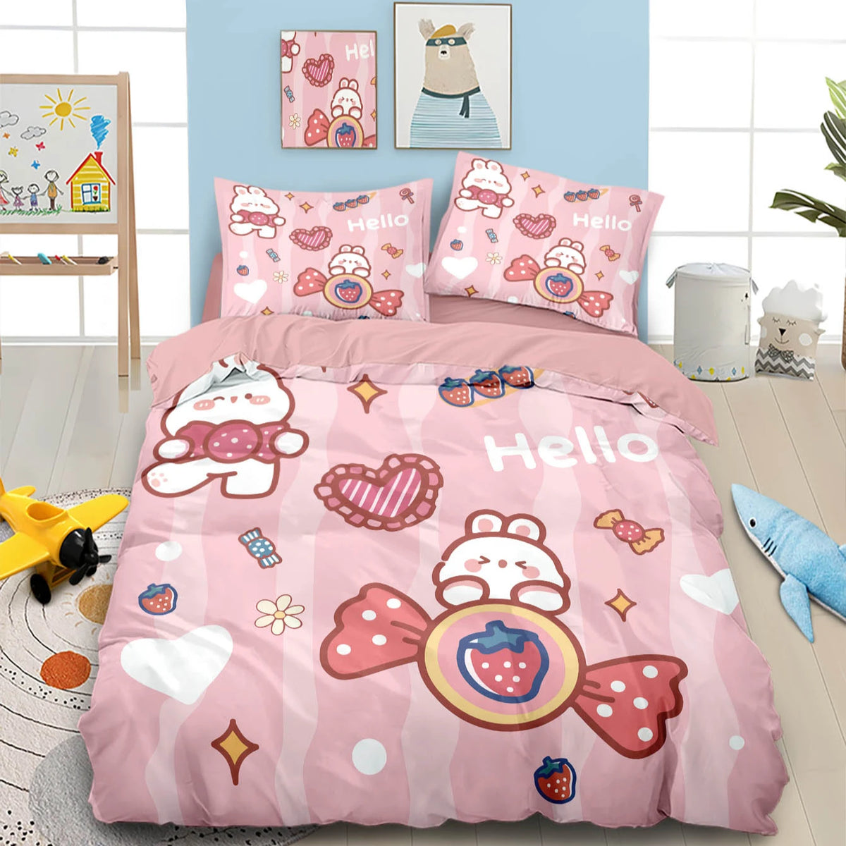 ensemble literie enfantin motif lapins fraises coeurs rose bleu hello so cute carotte