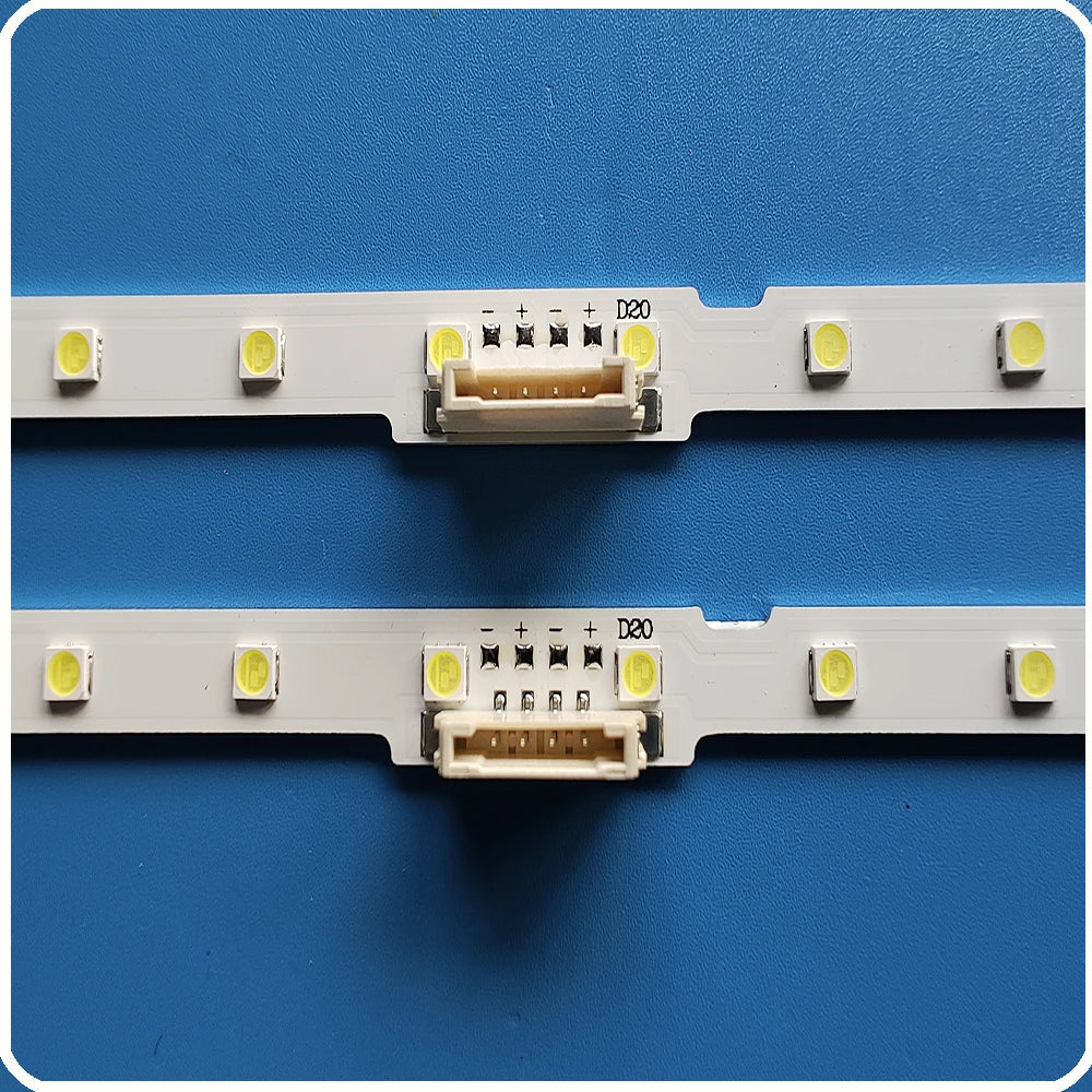bande lumineuse led adhésive blanche moderne connecteurs électriques led jaunes