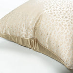 coussins carrés léopard orange beige décoration salon contemporain fixés adhésifs 30x50 45x45 50x50 cm