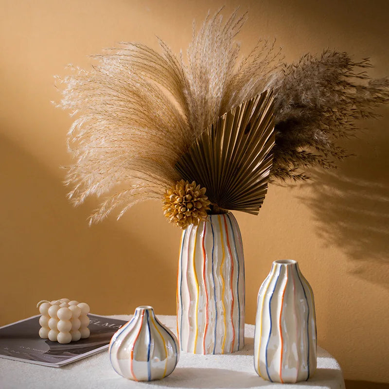 vase moderne rayures colorées blanc bleu orange jaune céramique porcelaine table décoration salon