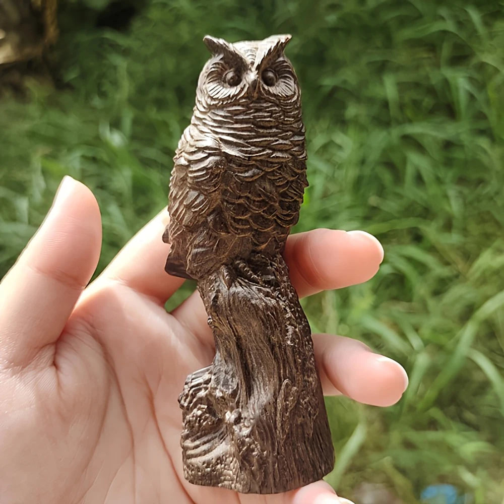 sculpture oiseau chouette bois marron brun texturé plumes naturelle intérieur décoration artisanale unique réaliste
