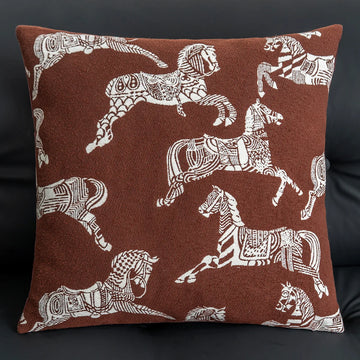 housse coussin polyester géométrique chevaux marron blanc moderne décoration intérieure nordique fixations