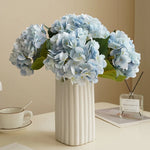 bouquet artificiel hortensia bleu clair blanc rose pâle vert clair moderne minimalisteintérieur decoration