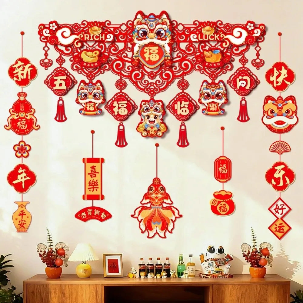 décoration murale chinoise rouge blanche bleue personnages animaux motifs floraux caractères chinois