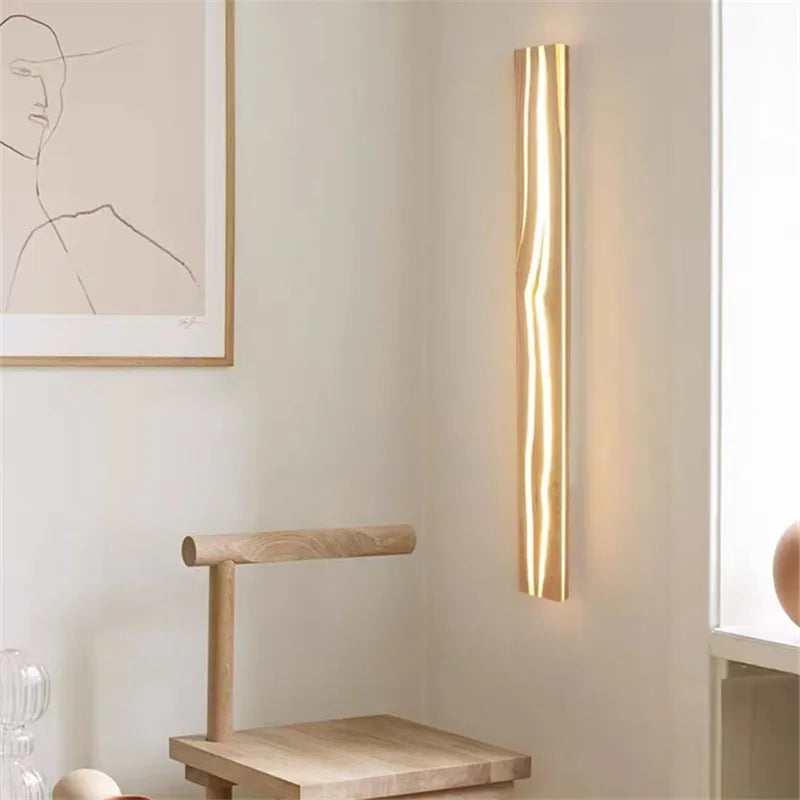 applique murale moderne bois doré ondulé fixée mur lumière blanc chaud