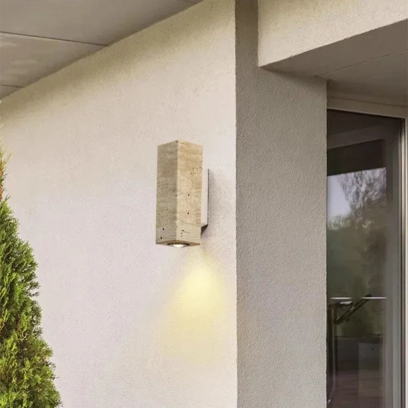 lampe murale moderne led pierreux beige clair marron foncé motif veiné opaque aluminium