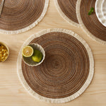 tapis table tressés spirale concentrique marron clair beige franges blanches rustiques naturels 38cm 4pcs