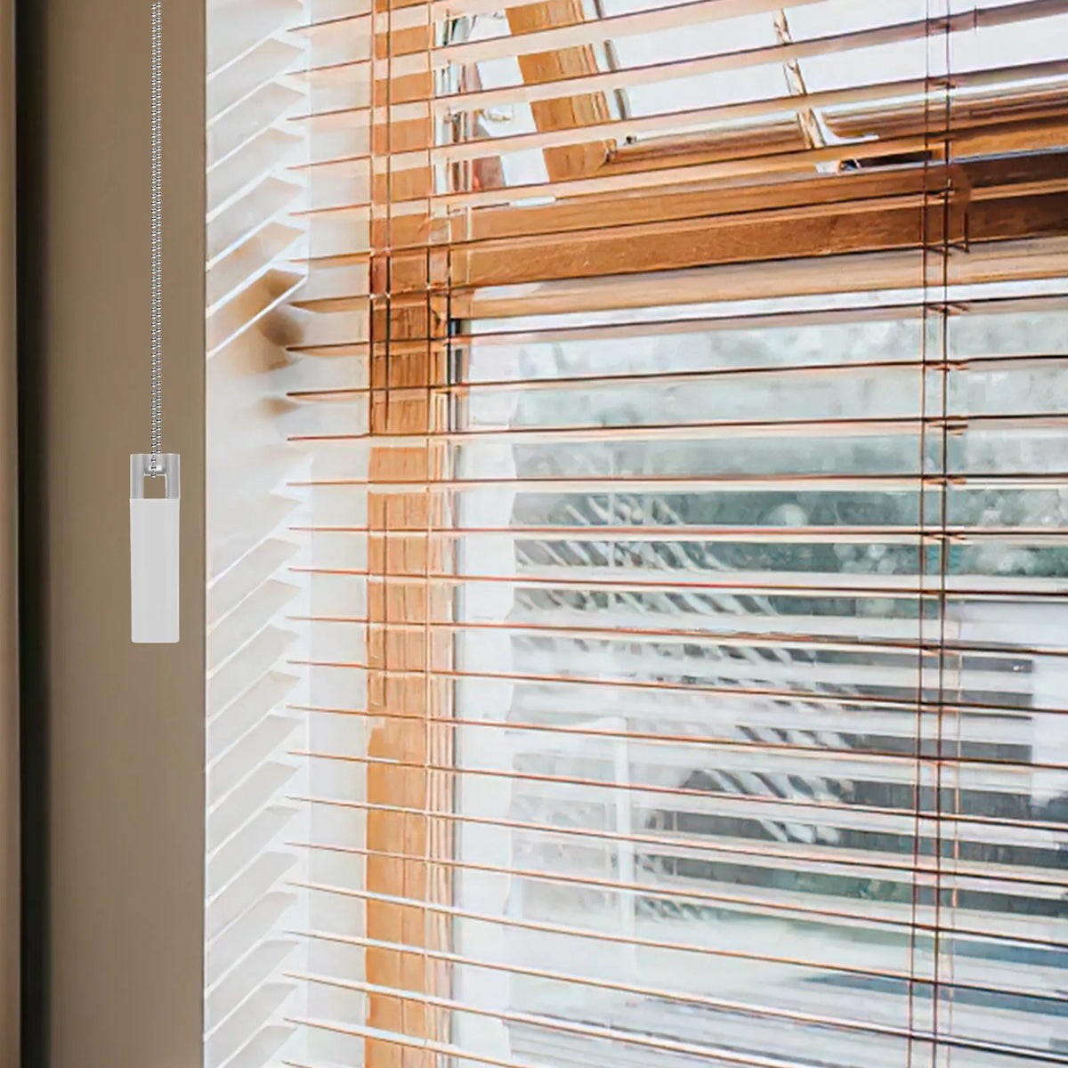 rideaux bâtonnets blancs modernes accessoires stores finitions plastique fixations chaines handles poids cordonnants