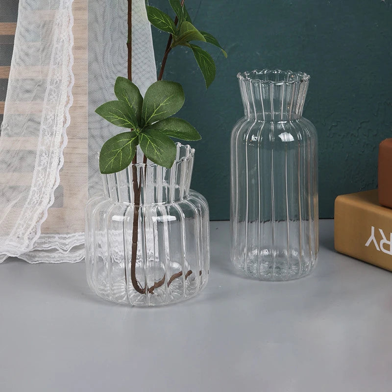 vase verre transparent rayures moderne décoration intérieure minimaliste table fleurs