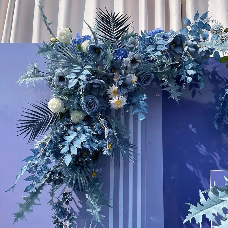 Boule florale bleu foncé avec tige