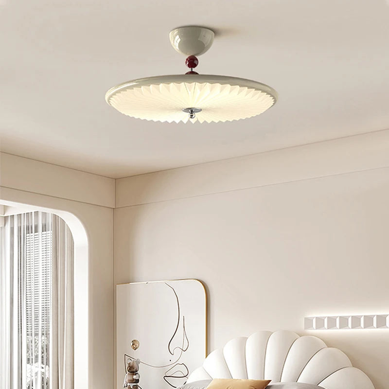 lampe moderne vintage texture bois dentelle marron blanc rouge