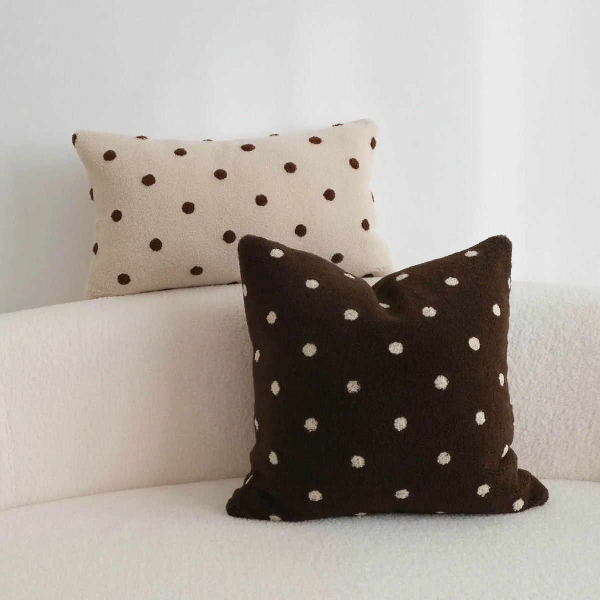 taies d'oreiller modernes beige brodées points blancs coton polyester 45x45cm