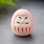statuette japonaise daruma orange rouge noir vert violet rose blanche bonheur traditionnelle maison