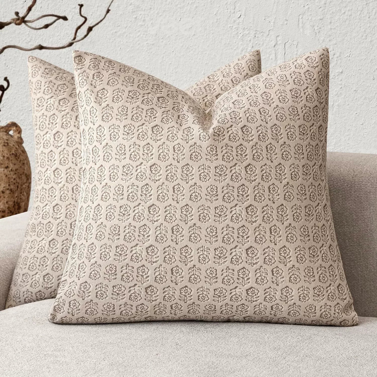housse coussin décorative imprimé floral beige moderne canapé salon maison intérieur
