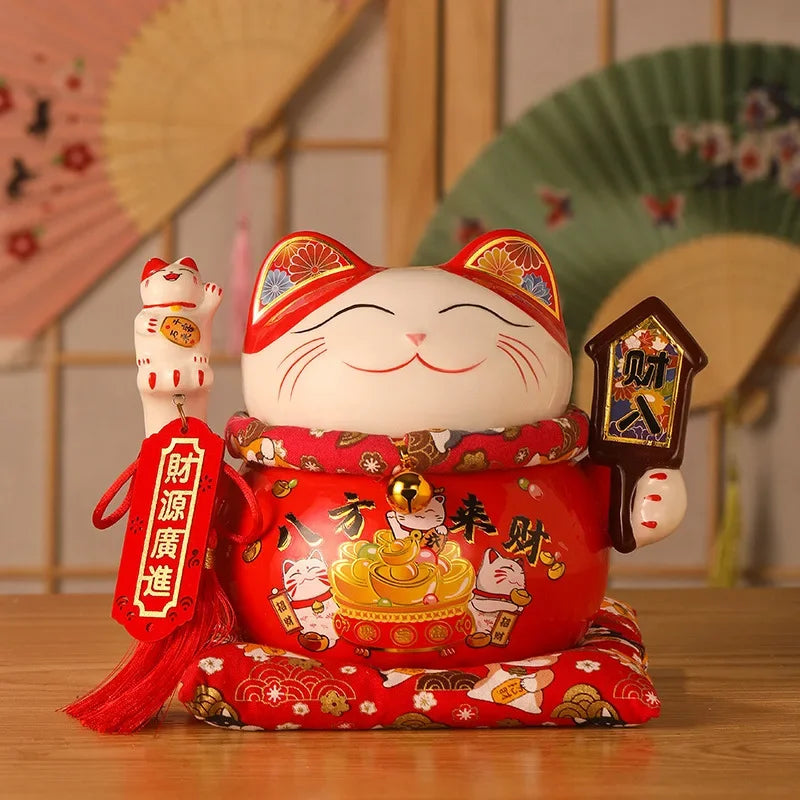 statue chat porte bonheur couleur blanche rouge doré motifs floraux symboles chance art traditionnel