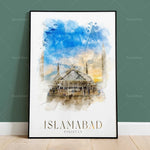 Une représentation aquarelle lumineuse d'un paysage urbain comprenant une structure architecturale élaborée typique de la ville d'Islamabad au Pakistan.