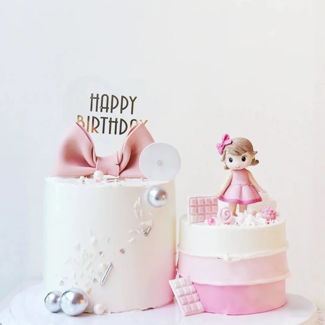 décoration gâteau anniversaire fille figurines animées résine rubans étoiles dorées lettres fleurs festives