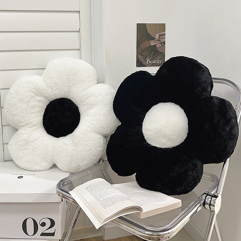 coussin fleuri doux blanc noir pelucheux moderne décoration canapé siège chambre lit