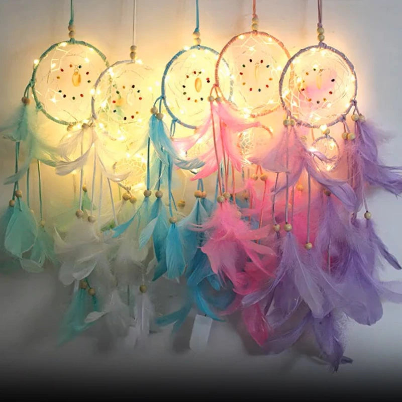 dreamcatcher bohème led plumes semi transparentes toile tissée colorées suspension