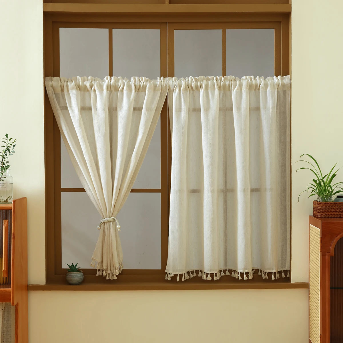 rideau polyester beige clair semi transparent classique pompons salon 130x80cm