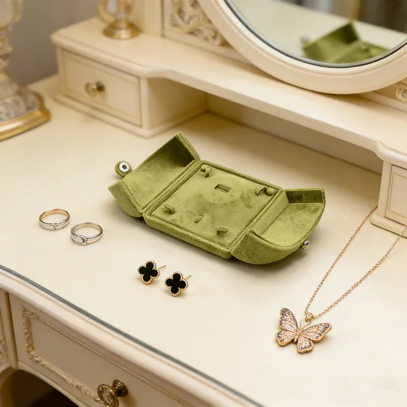boîtes bijoux velours vert olive classique boutons pression boucles d'oreilles clover bague or collier