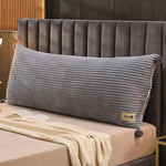 coussin tête lit gris rayures horizontales moderne fixé deux pompons blancs confortable coton polyester