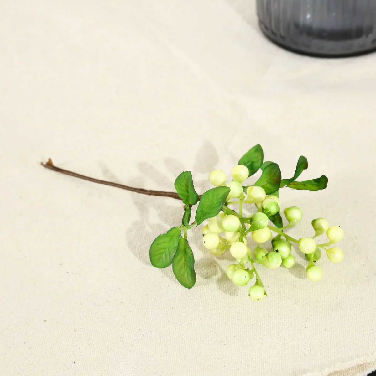 bouquet artificiel feuilles vertes baies colorées vase transparent mariage anniversaire extérieurDecorationMinimaliste