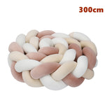 coussin noué bébé tissu doux texture tressée beige clair moderne confortable sécurité chambre anti