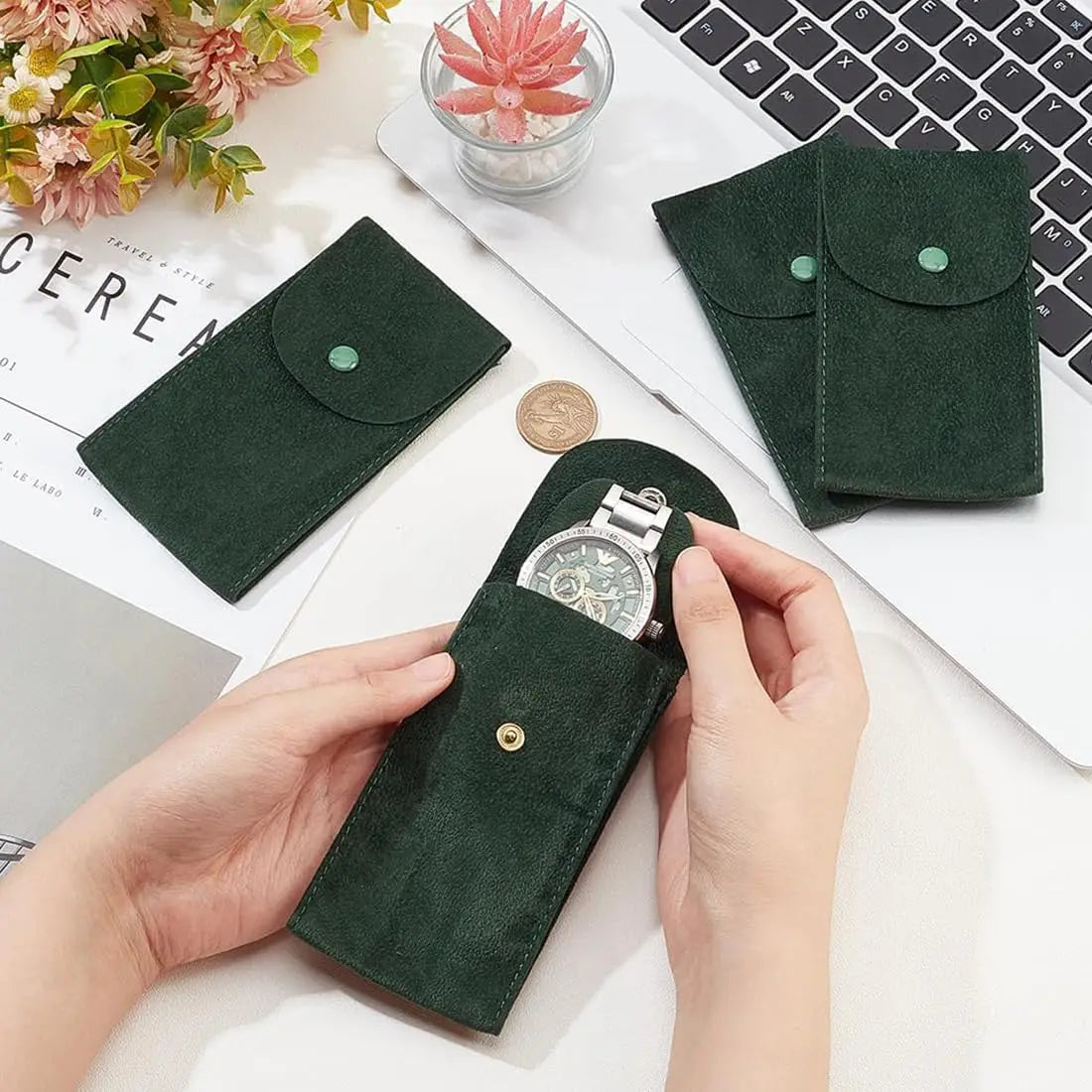 pochette rangement montre velours vert bouton métallique protection anti choc sac emballage bijoux