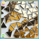 mosaïque triangles couleurs modernes noir doré bleu vert jaune violet carreaux opaques bricolage art