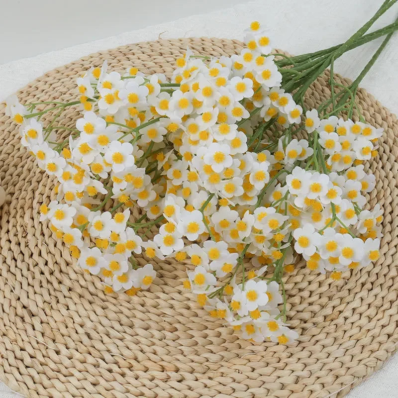décoration intérieure bouquet fleurs artificielles soie marguerites jaunes blancs vases abstraits